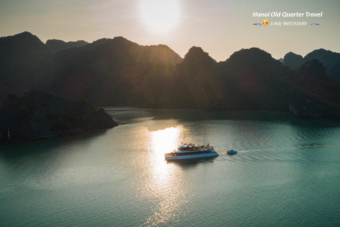 Halong Catamaran Luxury Day Cruise