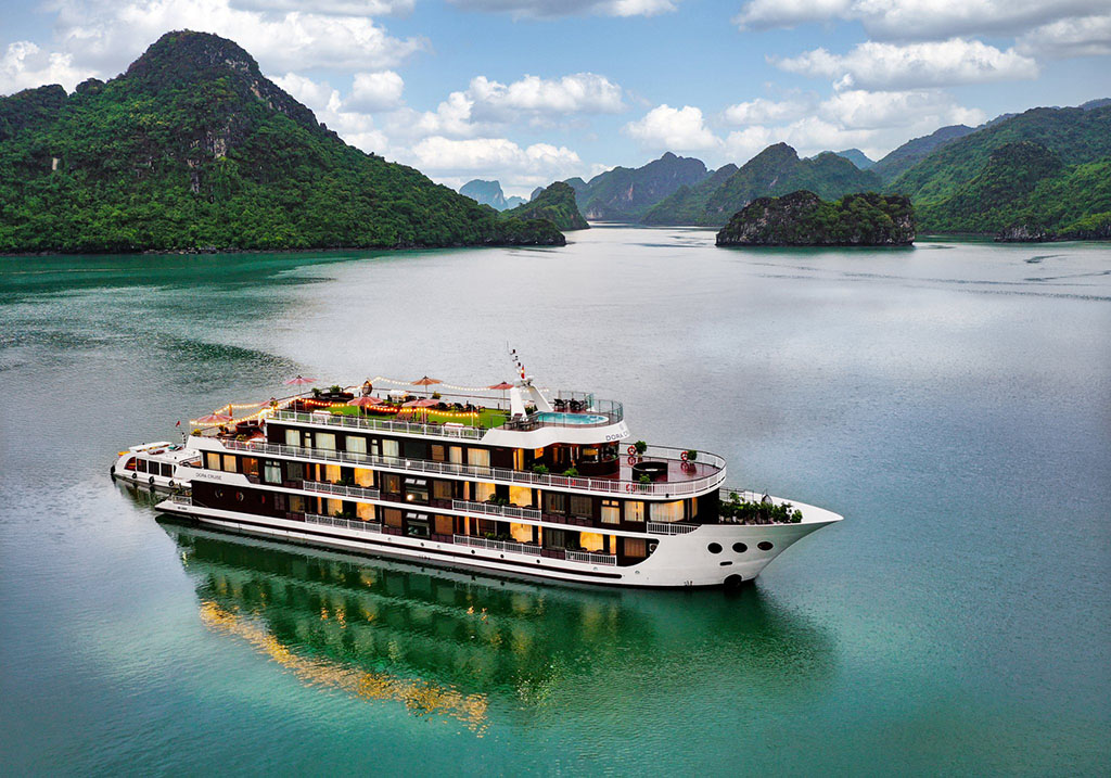 DORA CRUISES- A LUXURY 5 STAR CRUISE IN LAN HA BAY