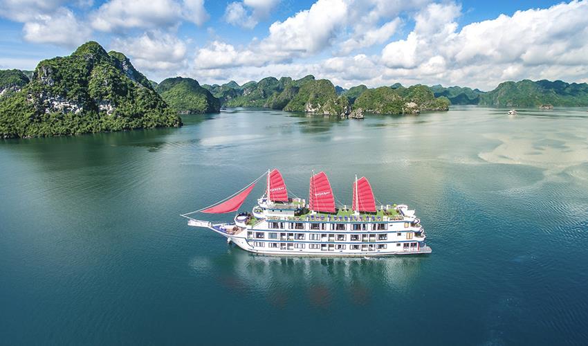 Oasis Bay Party Cruise – A 5 Star Cruise In Ha Long