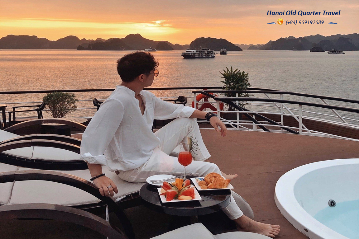 SCARLET PEARL CRUISES- A LUXURY 5 STAR CRUISE IN LAN HA BAY