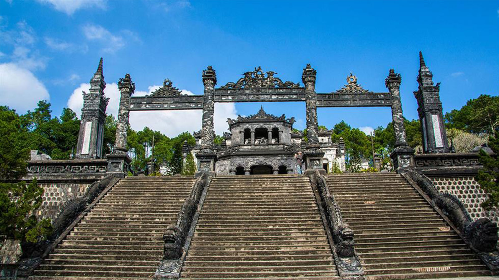 HUE CITY TOUR  SMALL GROUP